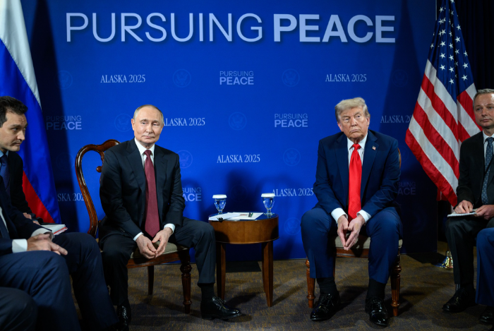 Трамп и Путин разговараа три часа, Самитот во Алјаска заврши без договор