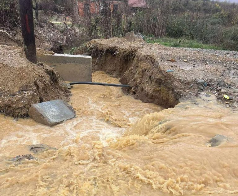 Вонредни вести: Над 50 поплавени куќи во ова македонско место – бројни спасувачки екипи на терен