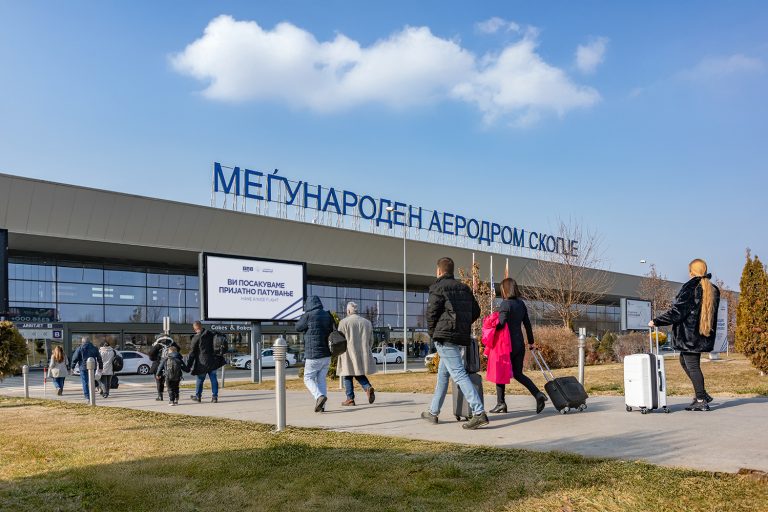 Нова драма над скопскиот аеродром – сега поради феномен не може да слетаат авиони