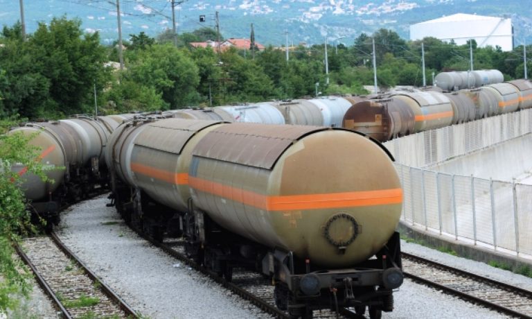 Историјата се повторува – Србите се крстат повторно во Македонија