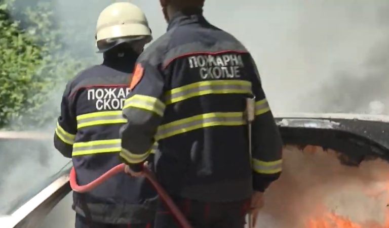 Трагедија: Дури ден подоцна, денес при увид пронајдено машко опожарено тело по пожар на фабрика во Скопје